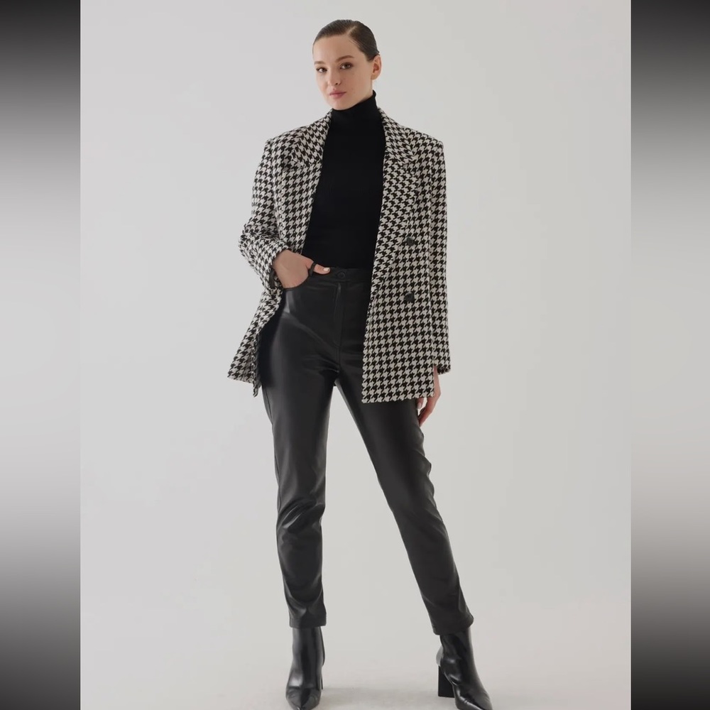 Houndstooth Pattern Ecru Oversized Blazer
Jacket … - image 3
